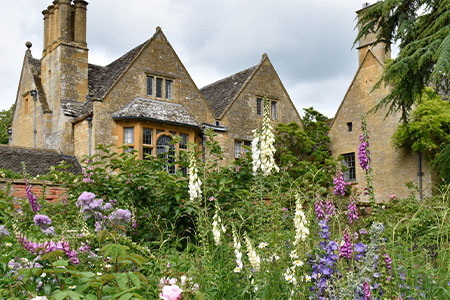 Cotswold Gardens Tours - image of Hidcote Manor Gardens