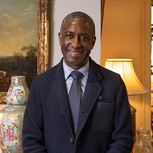 Cotswold-Antiques-tour-Lennox-Cato-Antiques-Roadshow-Broadway